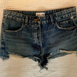 High waisted short from Zara stalk up for summer!